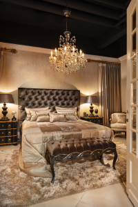 Luxe slaapkamer met velvet hoofdbord